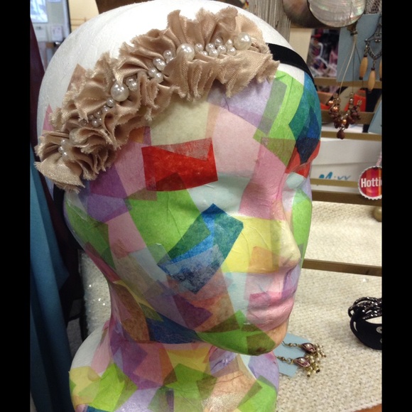 GIFTED Champagne Pearl Headband - Picture 2 of 4
