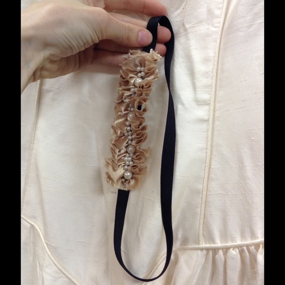 GIFTED Champagne Pearl Headband - Picture 3 of 4