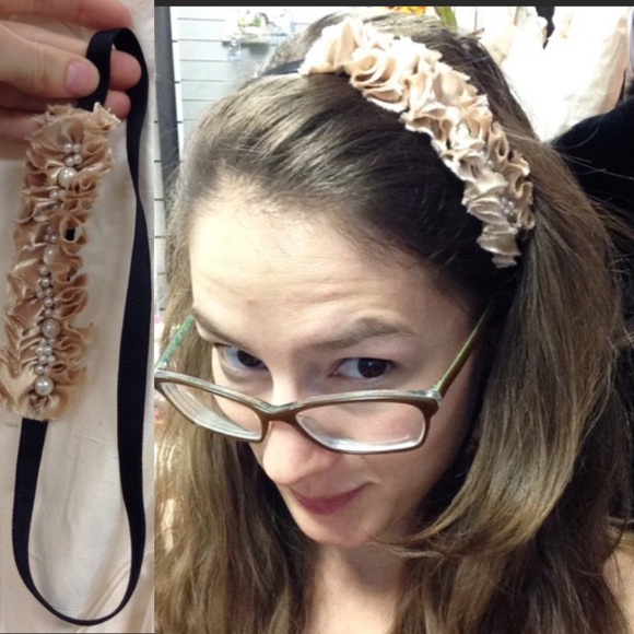 Nordstrom Accessories - GIFTED Champagne Pearl Headband