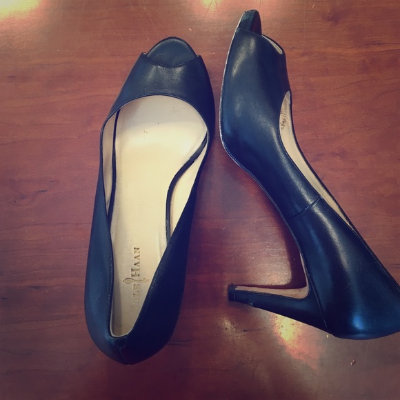 Cole Haan black leather pumps