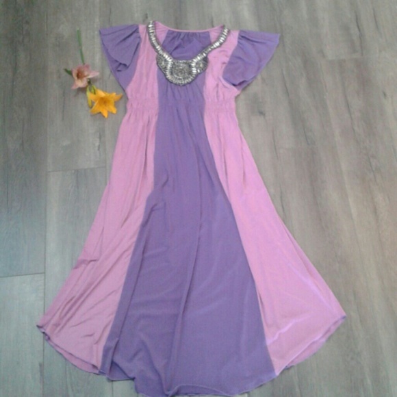 🎉HP🎉 Multi color dress with beaded neckline