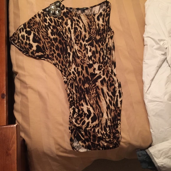 Cheetah print dress with jewel embellishment - Picture 1 of 2