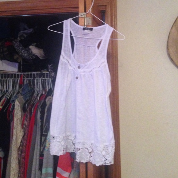 Deb shirt that has been worn once. Size small 😁