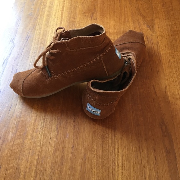 TOMS moccasins