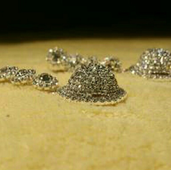 Earrings set