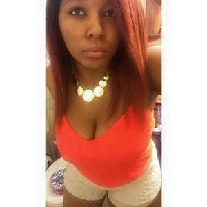 Meet your Posher, Kayla