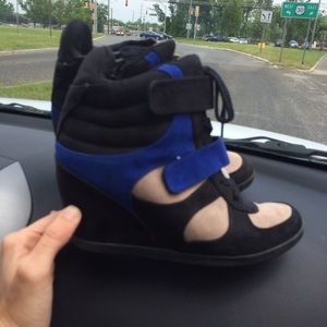 Vera wang wedge sneakers