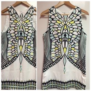 Multi color Print In White Sleeveless Shift Dress