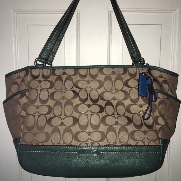 💯% Authentic Coach Park Signature Carrie Tote