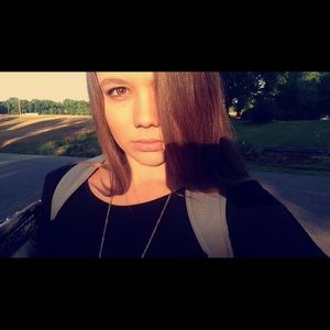 Meet your Posher, Ava