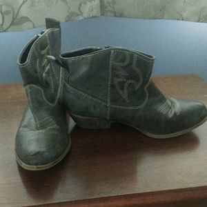 Ankle cowboy boots
