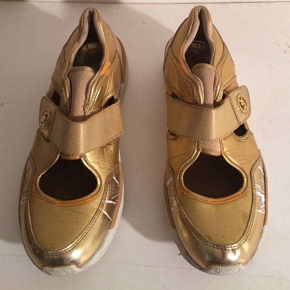 94 off MICHAEL KORS Shoes MICHAEL KORS LITE SPORTS TENNIS SHOES GOLD