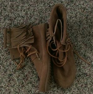 Minnetonka tramper boot