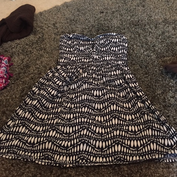 Size M strapless dress Navy and White pattern