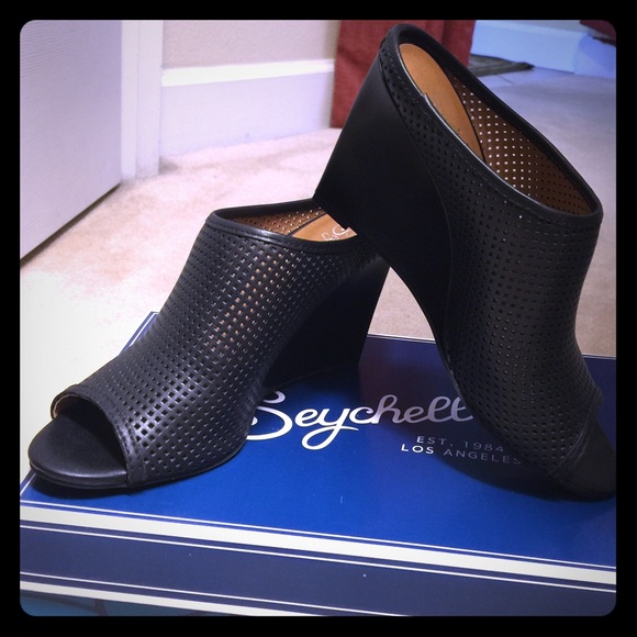 Seychelles Perfect Match Wedge in Black