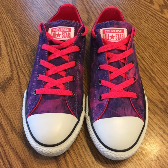 neon purple converse