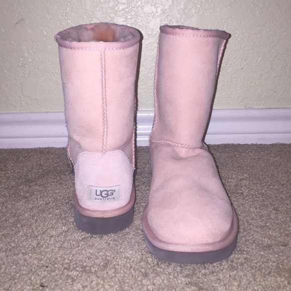 Light pink UGG classic short boot