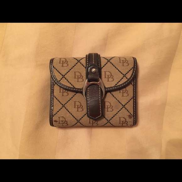 D&B wallet condition is fair