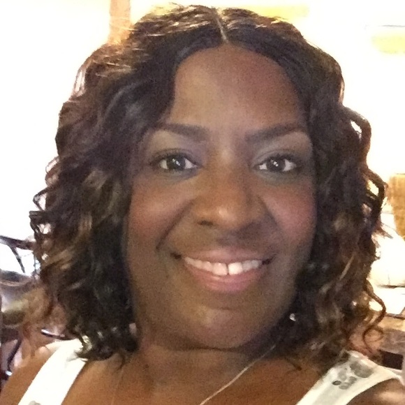 Meet your Posher, Kim - Picture 2 of 2