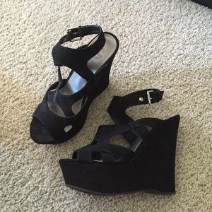 Black Guess wedges