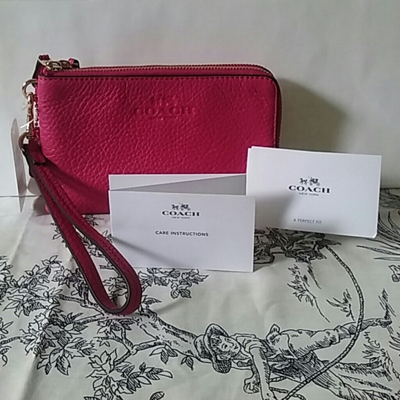 🔥💥SOLD🔥💥NWT Pink Coach Double Zipper Wristlet