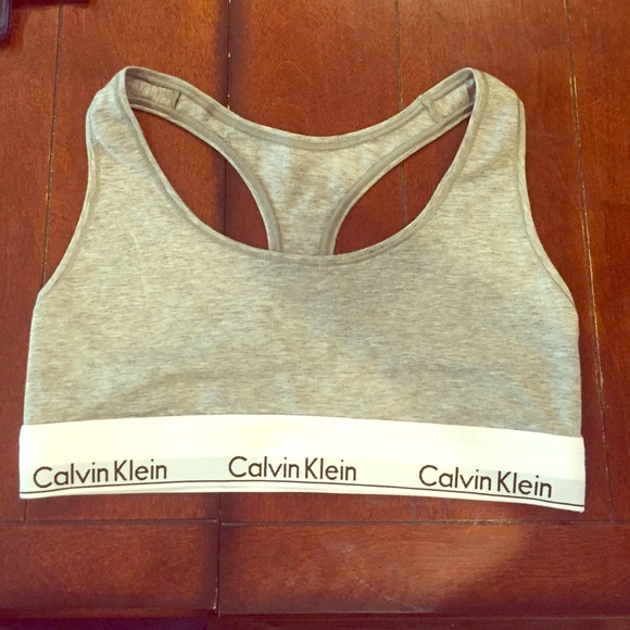 Sports bra