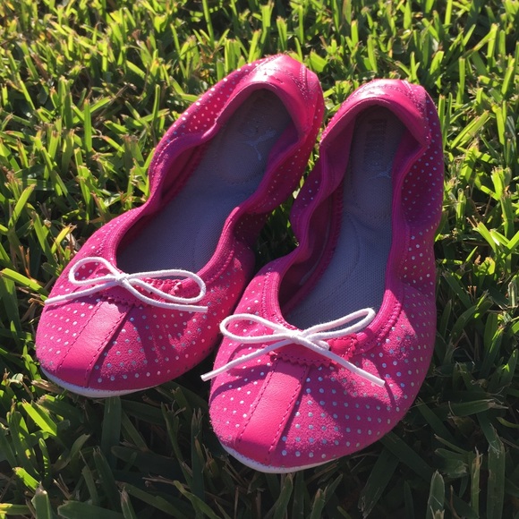 Puma flats