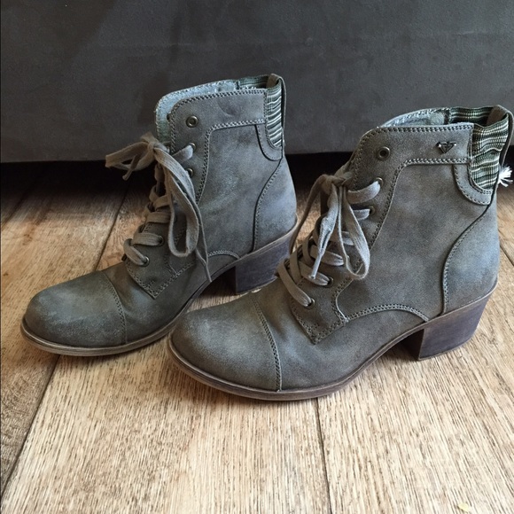 Roxy Laced Boots