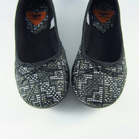 ModCloth woven pattern black and grey flats