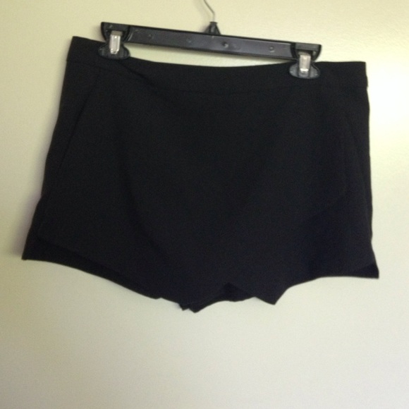 Mini black skort💙