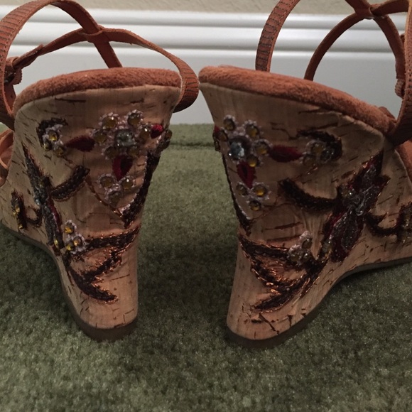 NWOT Bandolino Sandals - Picture 2 of 4