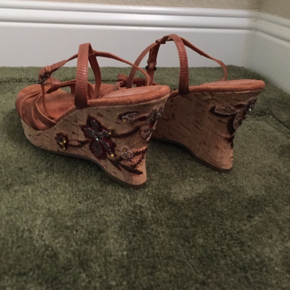 NWOT Bandolino Sandals - Picture 3 of 4