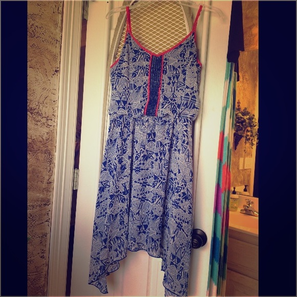 Like new dress, cute fit!