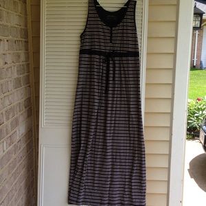 VGUC Navy/tan striped Henley Maxi Dress