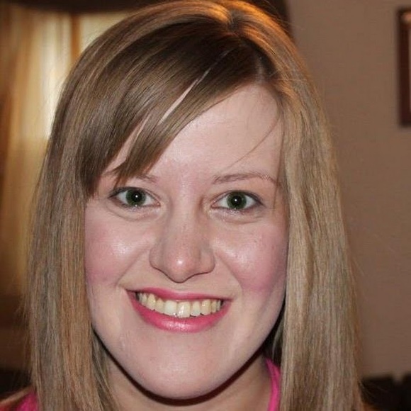 Meet your Posher, Ashlee - Picture 1 of 1