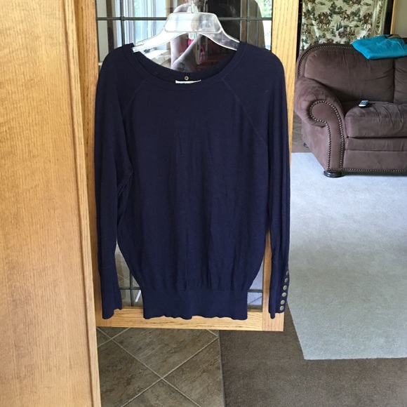 Thin sweater