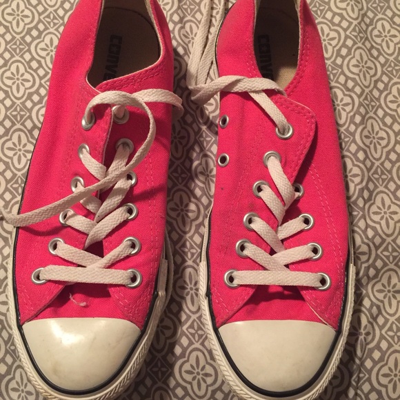 pink converse
