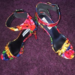Steve Madden Tropical Floral Sandals