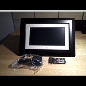 Digital photo frame