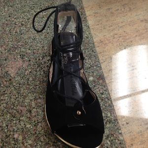 New sandals tie up