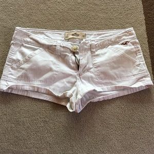 White Hollister shorts
