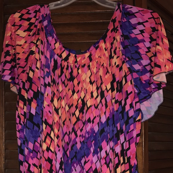 Rainbow checkered flutter sleeve top 2x