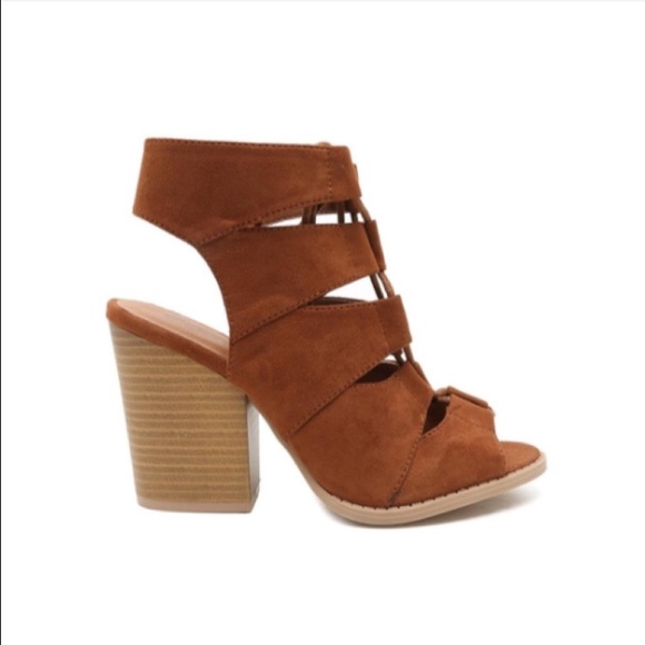 •LAST ONE• Cognac lace up chunk heel - Picture 2 of 3