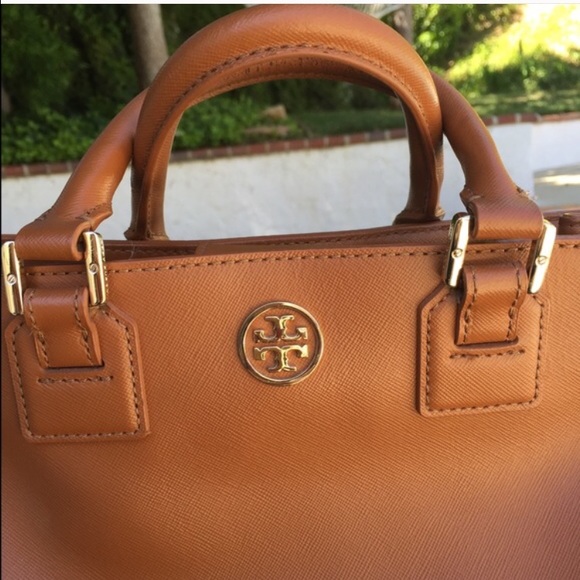 *SOLD* Tory Burch Robinson satchel - Picture 3 of 4