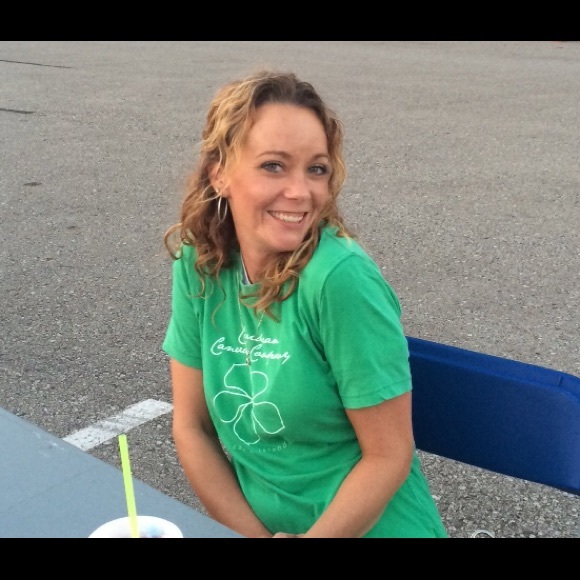 Meet your Posher, Beth - Picture 2 of 2