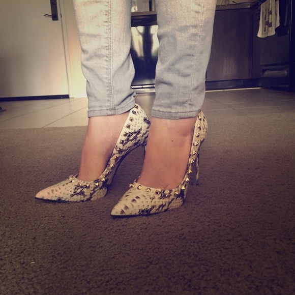 Steve Madden Shoes - Steve Madden Hills