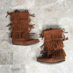 Minnetonka chestnut fringe boots