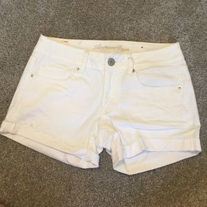 American eagle White midi shorts