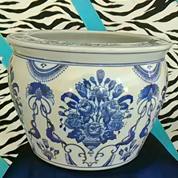 Gorgeous large glass center piece bowl - Picture 3 of 3