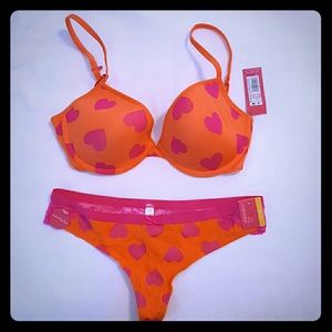 NWT bra & panty set